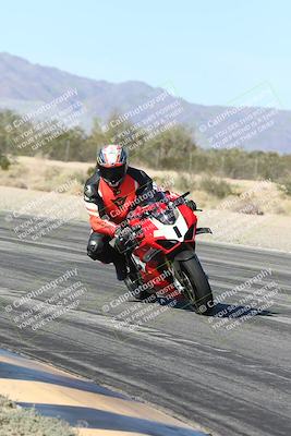 media/Dec-04-2025-Racers Edge (Thu) [[5ebc9f124d]]/3-B Group/3-Session 2 (Turn 7 Inside)/